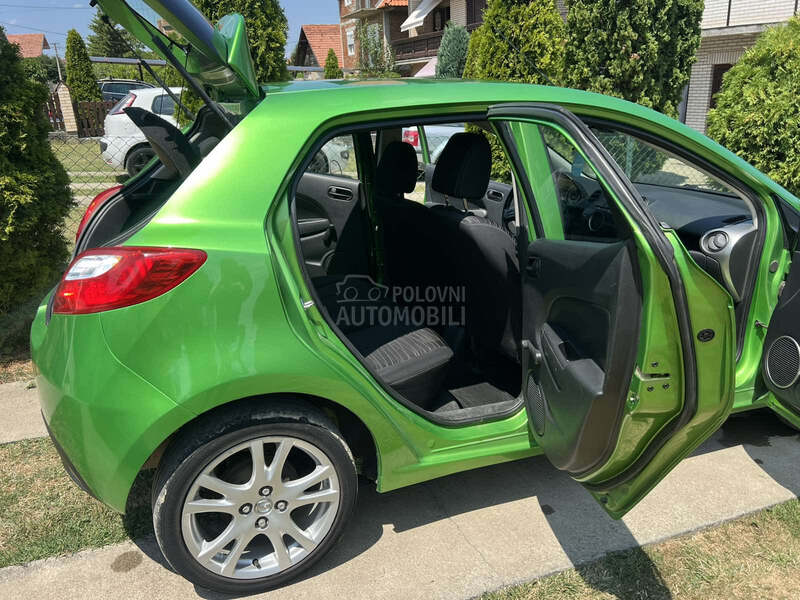 Mazda 2 