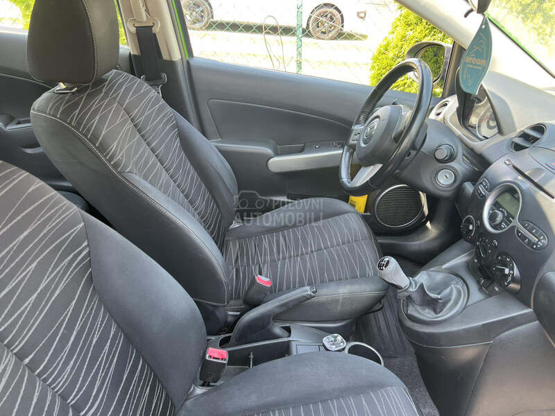 Mazda 2 