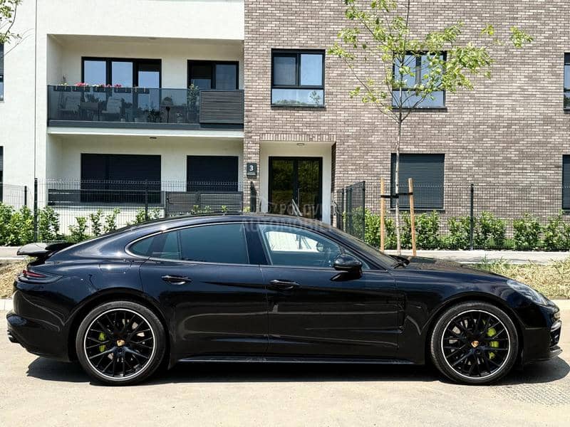 Porsche Panamera Black Shadow Edition