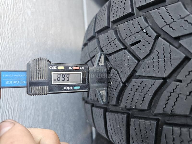 Dunlop 225/60 R17 Zimska