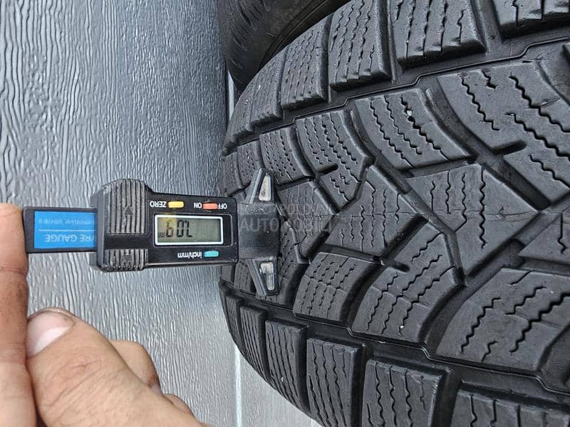 Dunlop 225/60 R17 Zimska