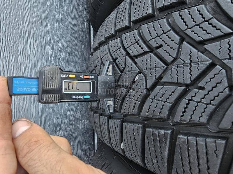 Dunlop 225/60 R17 Zimska