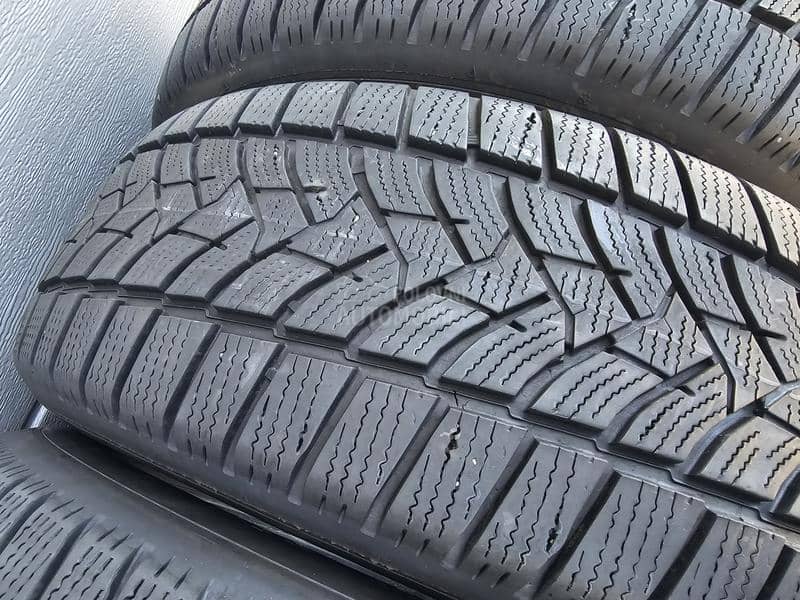 Dunlop 225/60 R17 Zimska