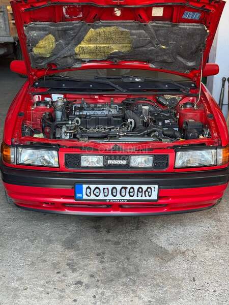 Mazda 323 
