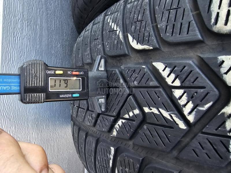 Pirelli 235/55 R19 Zimska