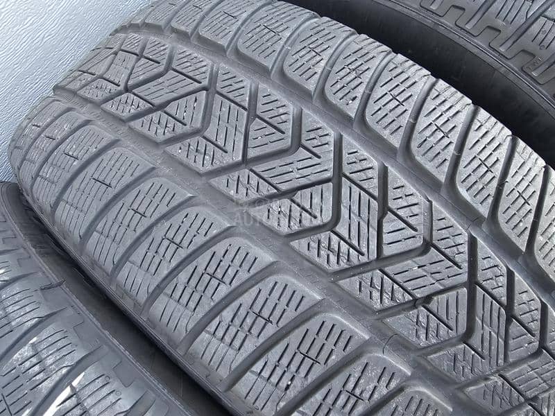 Pirelli 235/55 R19 Zimska