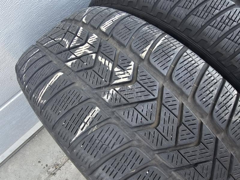 Pirelli 235/55 R19 Zimska