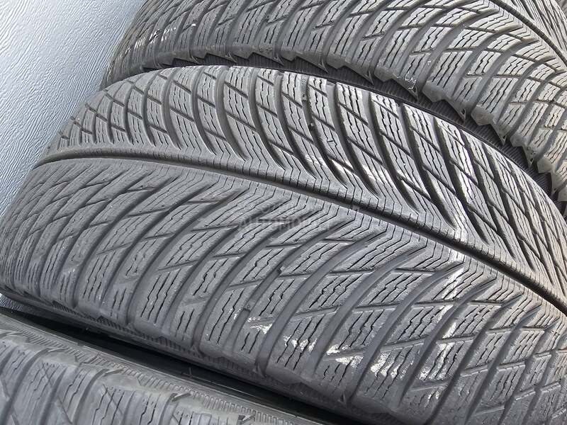 Michelin 245/45 R18 Zimska