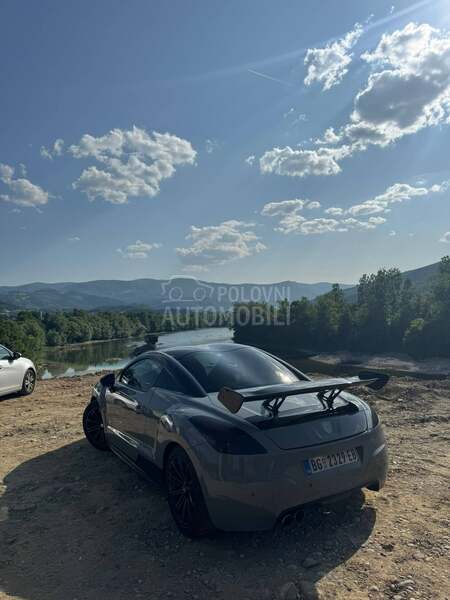 Peugeot RCZ 