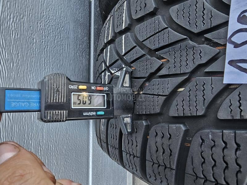 Dunlop 225/50 R17 Zimska