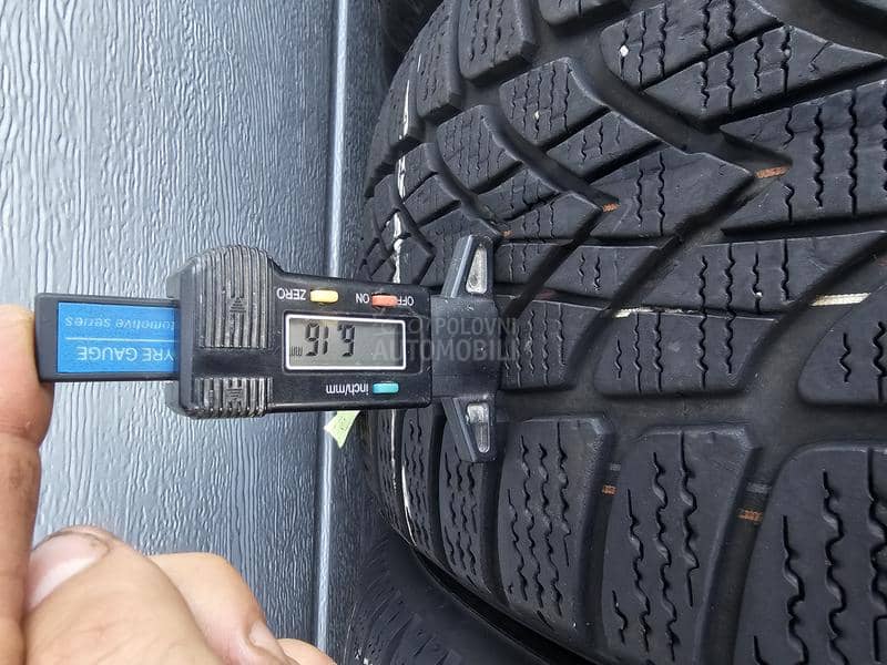 Dunlop 225/50 R17 Zimska