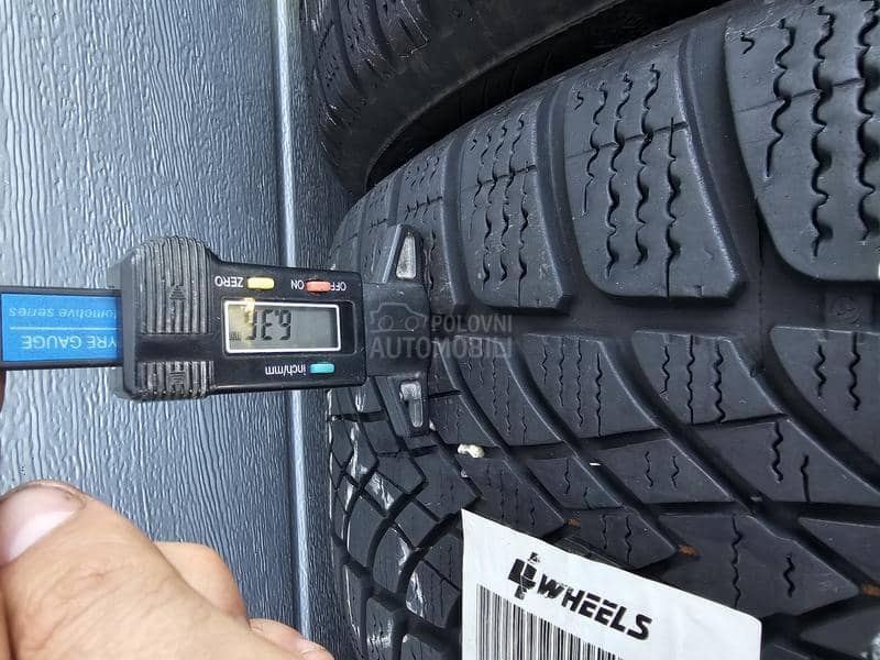 Dunlop 225/50 R17 Zimska