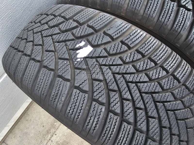 Bridgestone 215/50 R18 Zimska