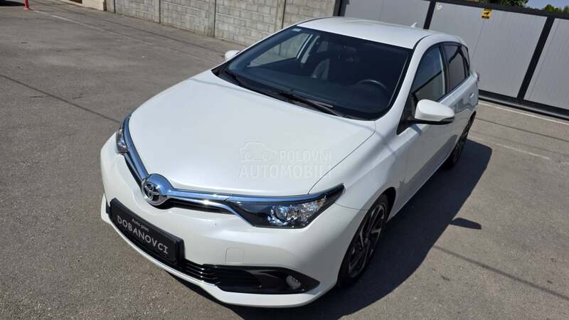 Toyota Auris 1.6 D4D Perla