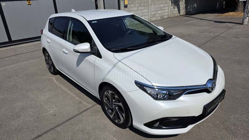 Toyota Auris 1.6 D4D Perla