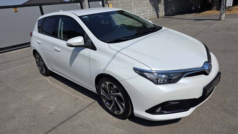 Toyota Auris 1.6 D4D Perla