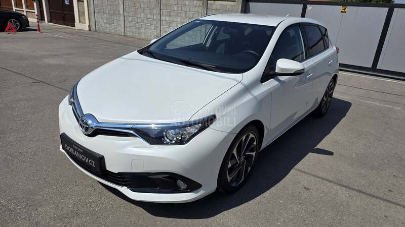 Toyota Auris 1.6 D4D Perla