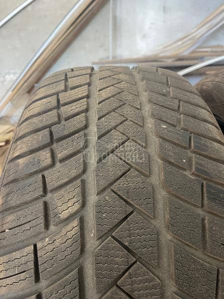 Vredestein 265/45 R21 Zimska