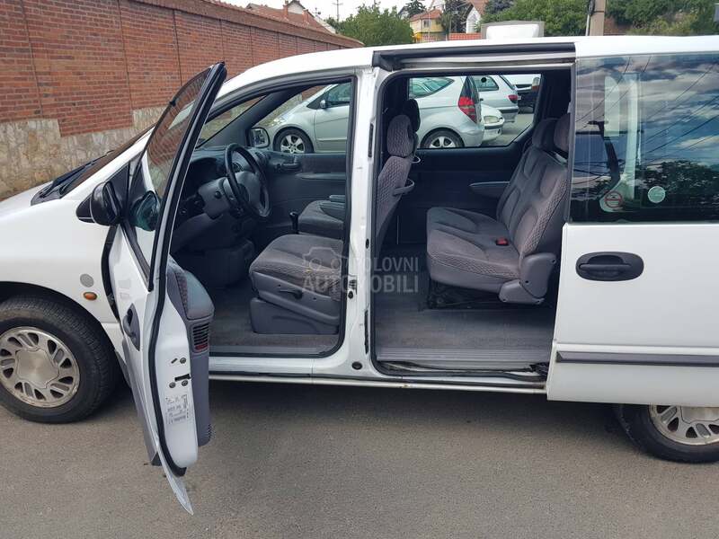 Chrysler Grand Voyager Regdugoo