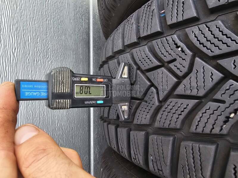 Dunlop 205/60 R16 Zimska