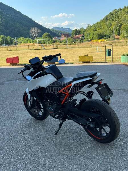 KTM Duke 125