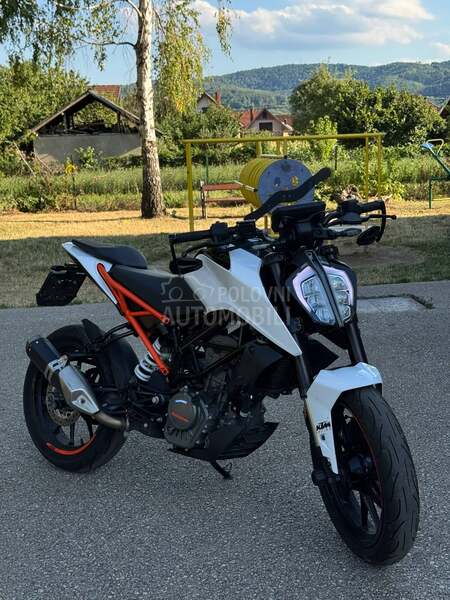 KTM Duke 125