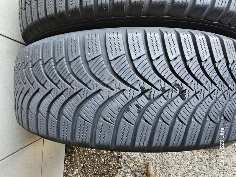 Hankook 185/60 R15 Zimska