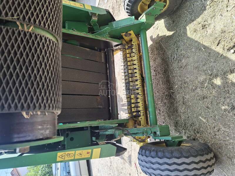 John Deere 572