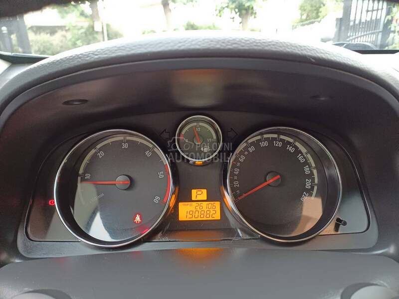 Opel Antara 2.0 / 4X4 / CH