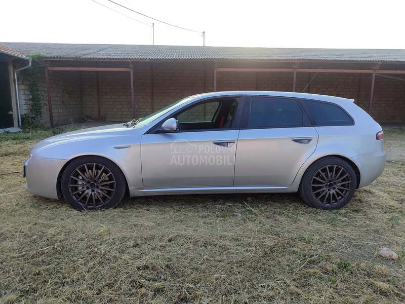 Alfa Romeo 159 Q4 oprema