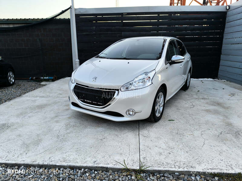 Peugeot 208 1.2 b