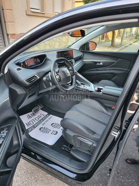 Peugeot 3008 1.5 ALLURE V. SERV