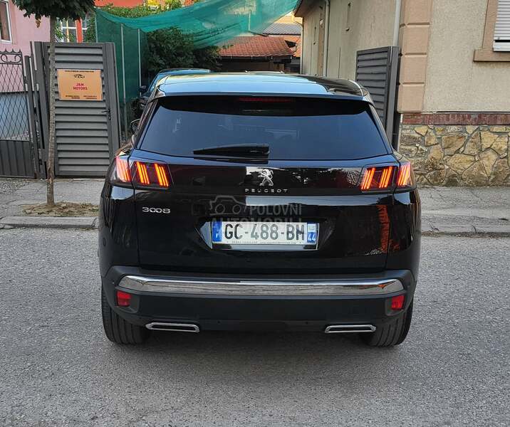 Peugeot 3008 1.5 ALLURE V. SERV