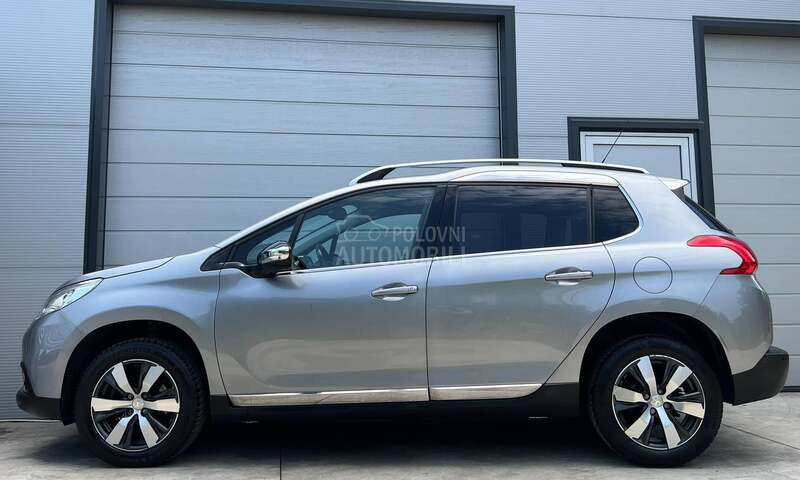 Peugeot 2008 CH ALLURE NA.VI