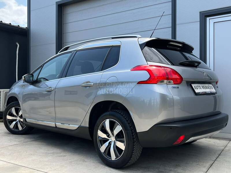Peugeot 2008 CH ALLURE NA.VI