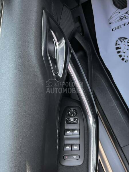 Peugeot 2008 CH ALLURE NA.VI