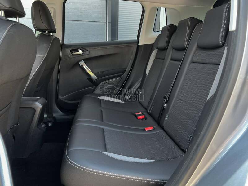 Peugeot 2008 CH ALLURE NA.VI