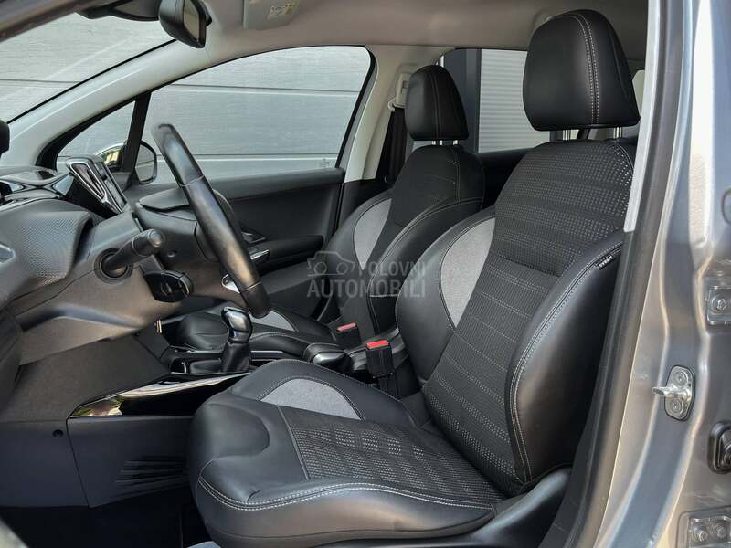 Peugeot 2008 CH ALLURE NA.VI