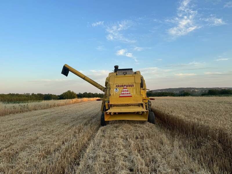 New Holland 8055