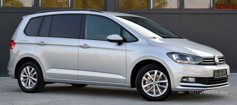 Volkswagen Touran 1.6 TDI / DSG / NAV