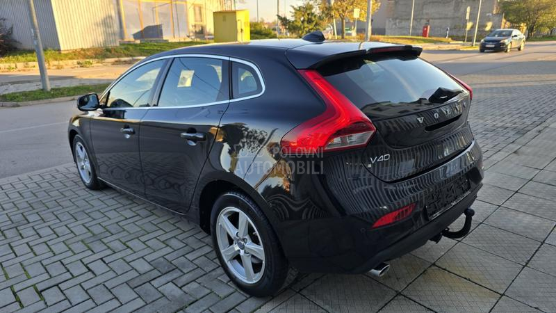 Volvo V40 2.0 D4 MOMENTUM