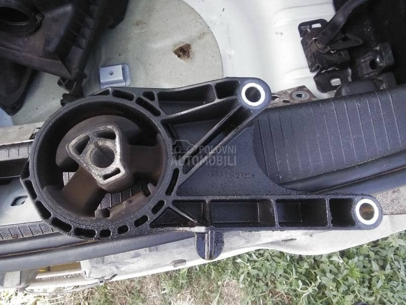 Nosac motora - menjaca