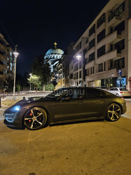 Porsche Taycan 4s