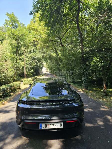 Porsche Taycan 4s