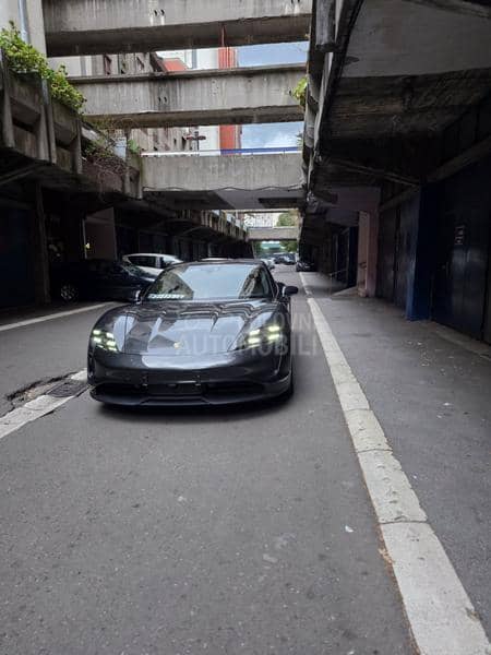 Porsche Taycan 4s