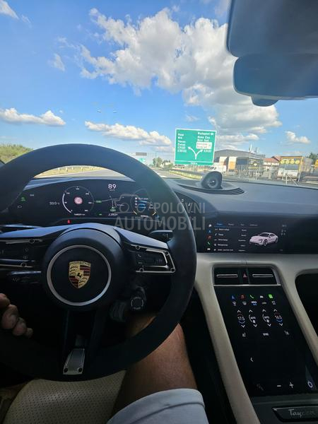 Porsche Taycan 4s