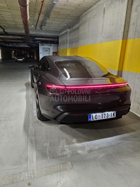 Porsche Taycan 4s