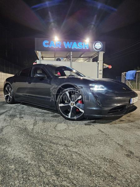 Porsche Taycan 4s