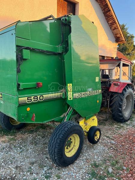John Deere 590