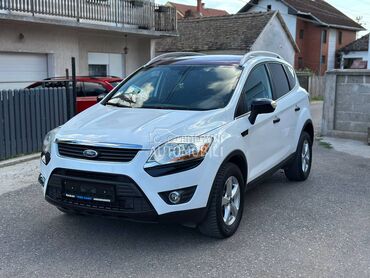 Ford Kuga 4x4/pano/titanium